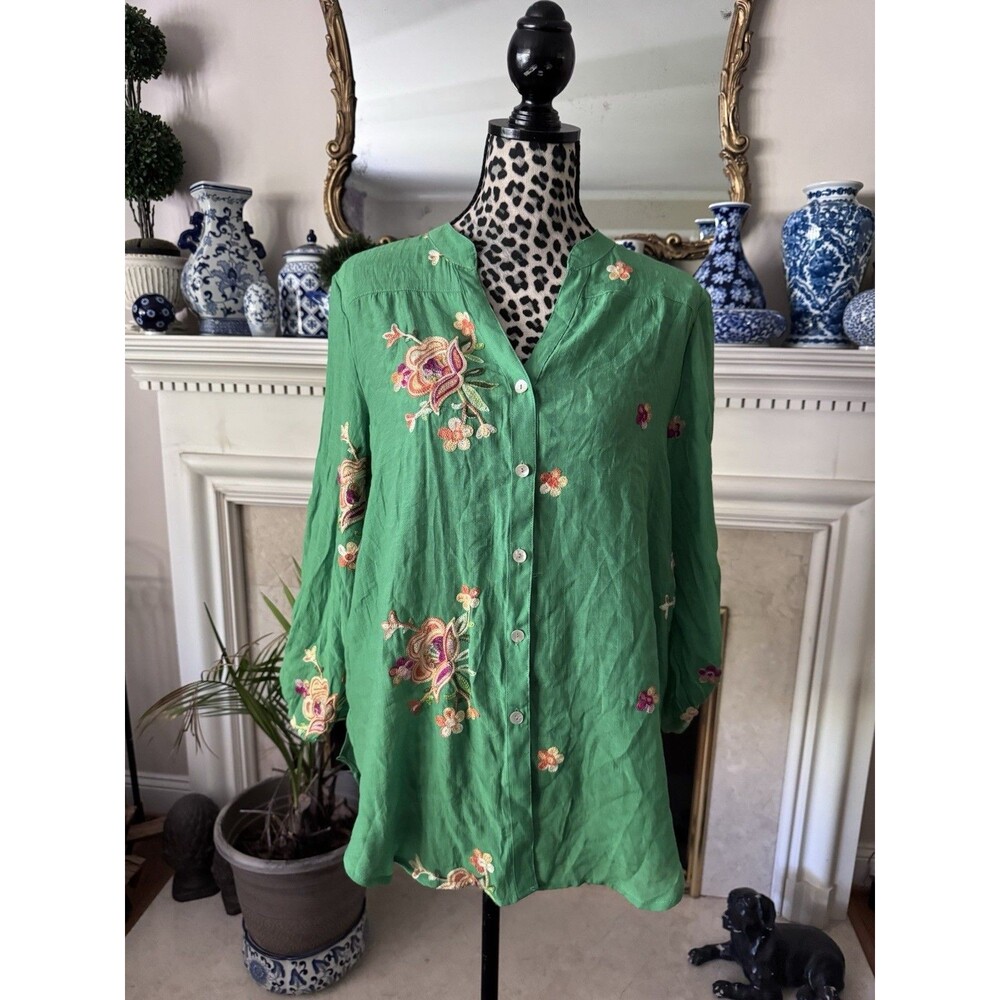 Fig And Flower Embroidered Blouse Top Size M Kelly Green Tunic Button Up Floral